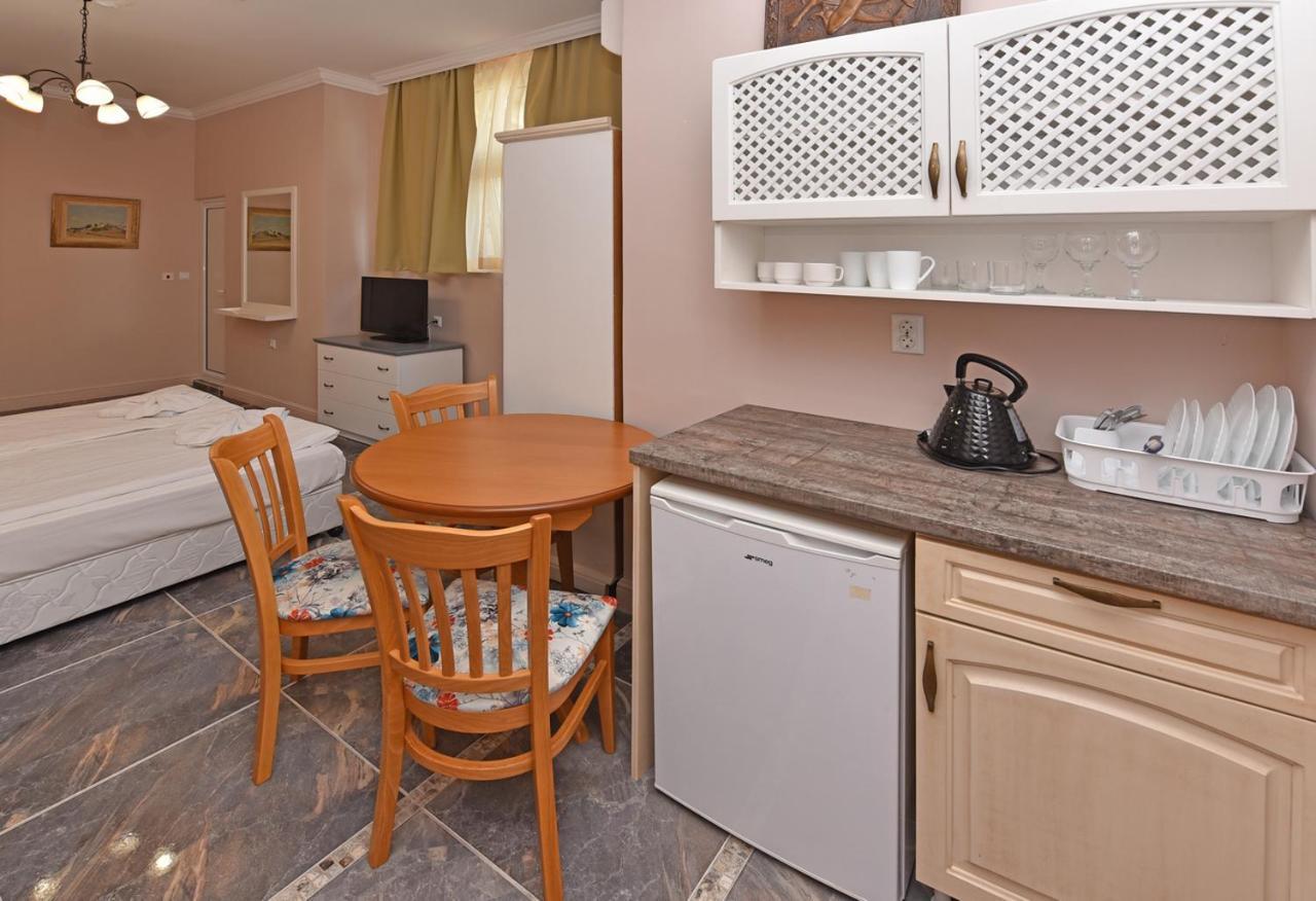 Sirena Palace Family Hotel Obzor Bagian luar foto