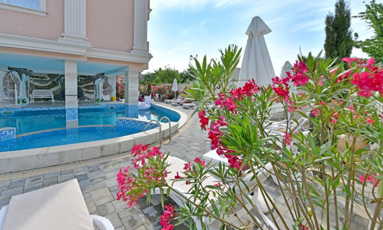 Sirena Palace Family Hotel Obzor Bagian luar foto