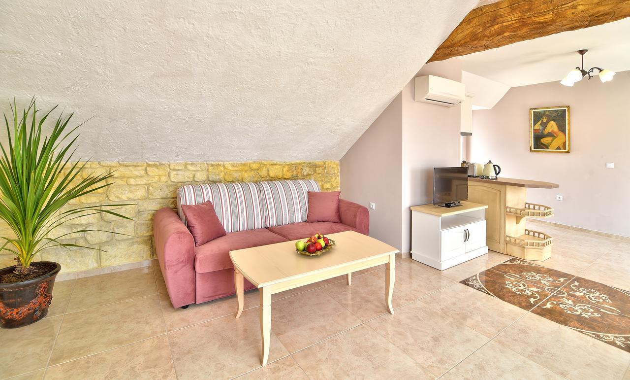Sirena Palace Family Hotel Obzor Bagian luar foto