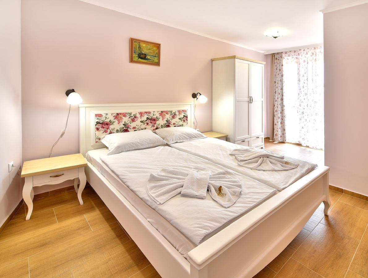 Sirena Palace Family Hotel Obzor Bagian luar foto