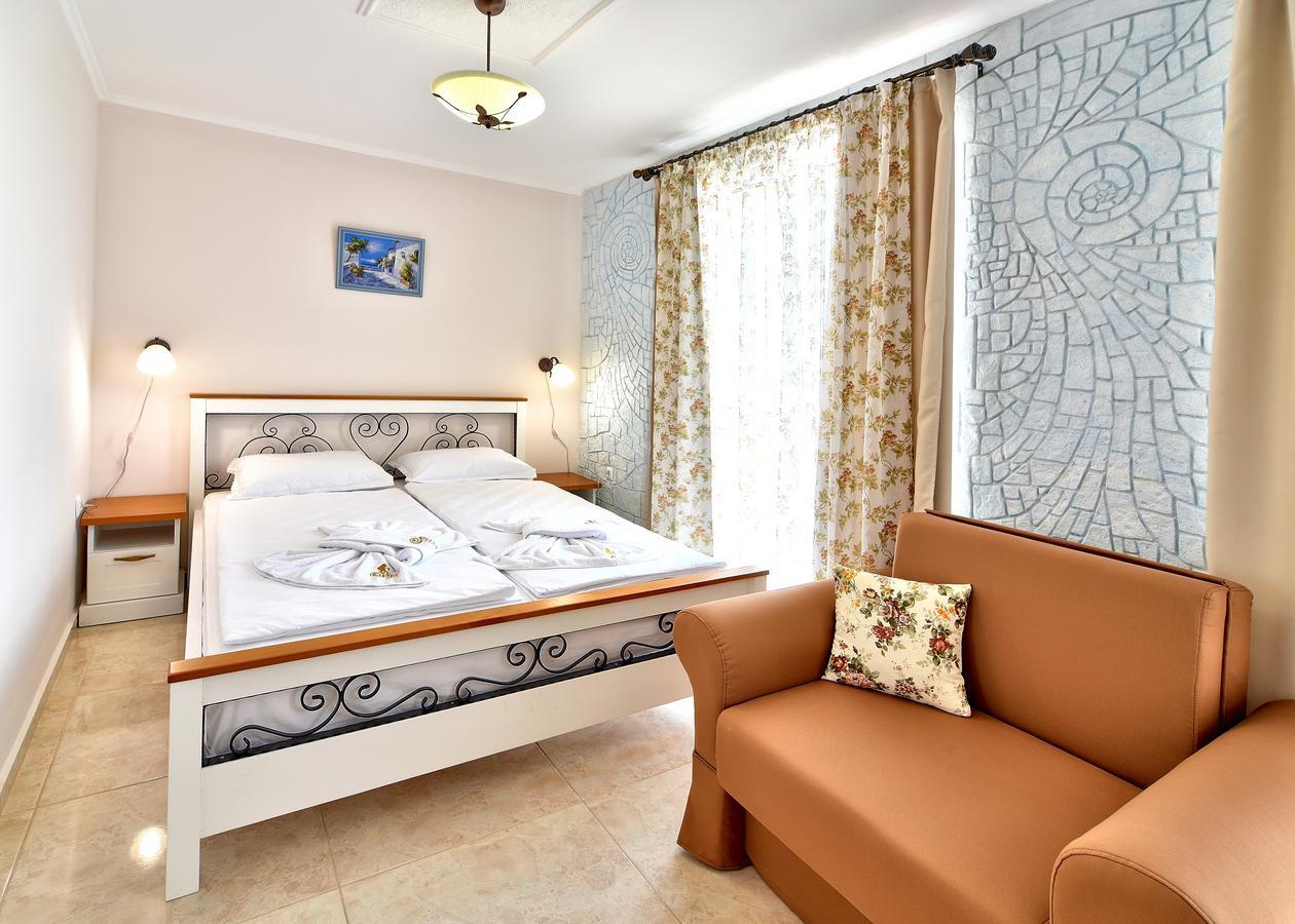 Sirena Palace Family Hotel Obzor Bagian luar foto
