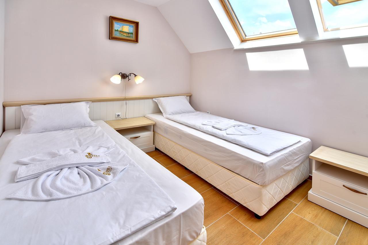 Sirena Palace Family Hotel Obzor Bagian luar foto
