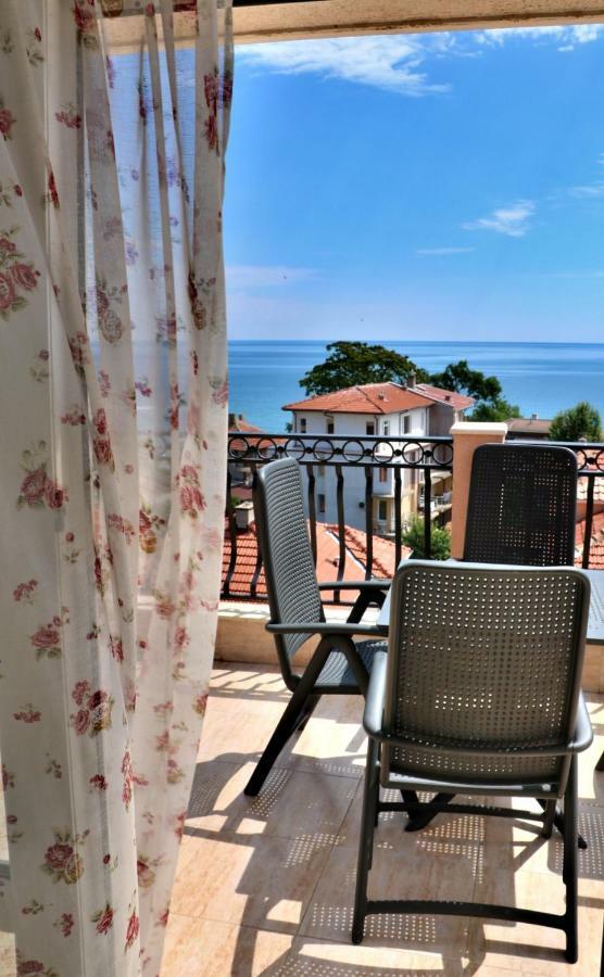 Sirena Palace Family Hotel Obzor Bagian luar foto
